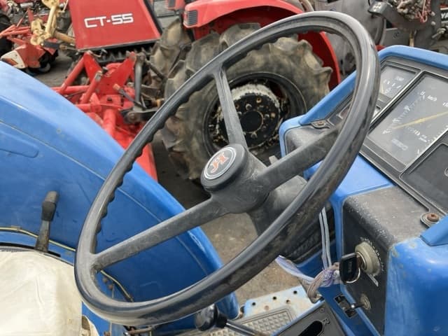 Tractor — Auction (lot 8458-2081)