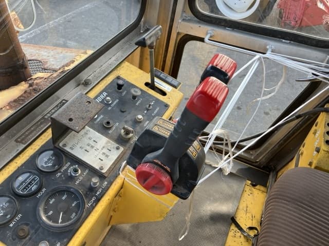 Tractor — Auction (lot 8458-2083)