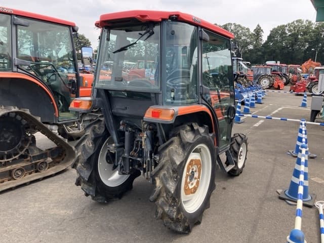 Tractor — Auction (lot 8458-2084)