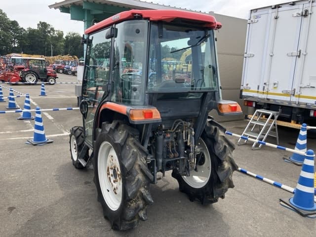 Tractor — Auction (lot 8458-2084)