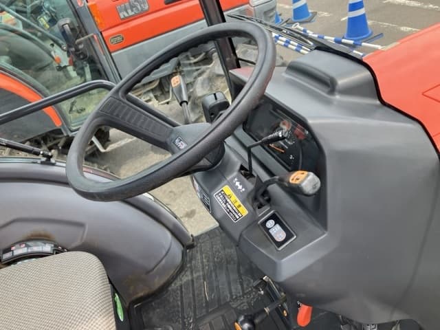 Tractor — Auction (lot 8458-2084)