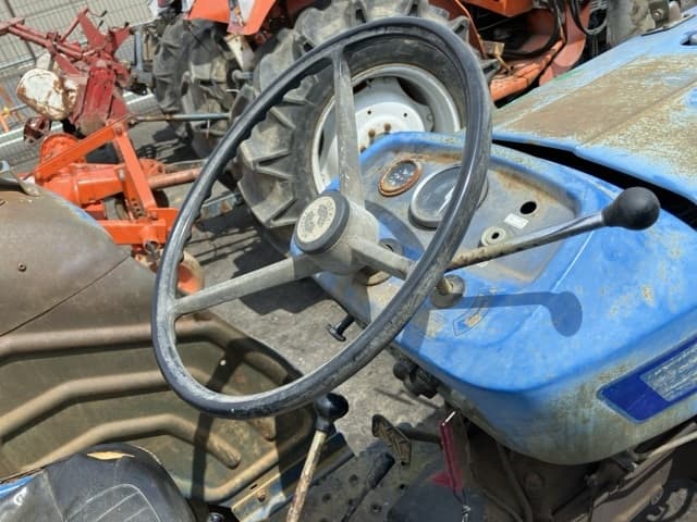 Tractor — Auction (lot 8458-2093)