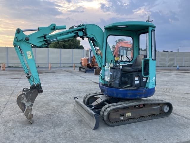 MINI EXCAVATOR — Auction (lot 8458-21)