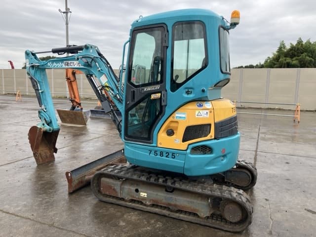 MINI EXCAVATOR — Auction (lot 8458-210)