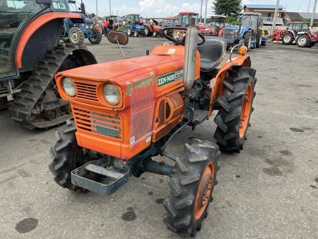 Tractor — Auction (lot 8458-2100)