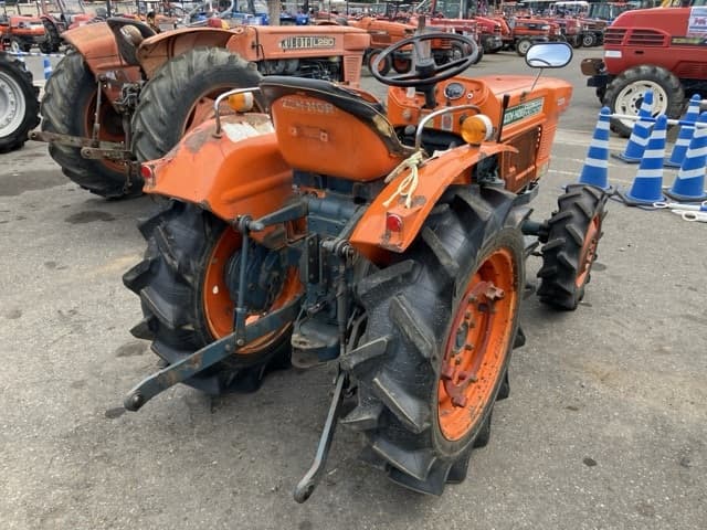 Tractor — Auction (lot 8458-2100)