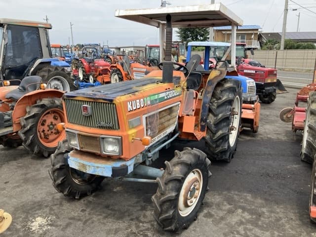 Tractor — Auction (lot 8458-2104)