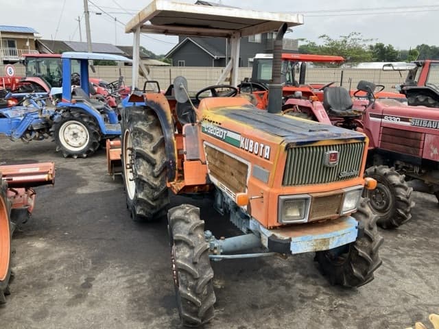 Tractor — Auction (lot 8458-2104)