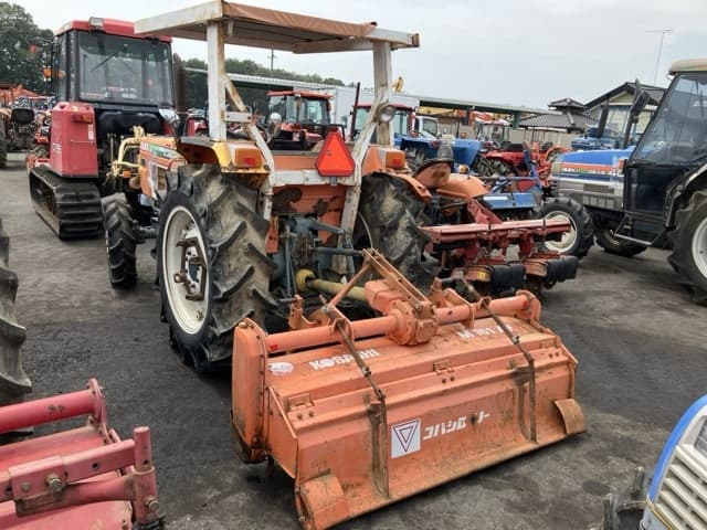 Tractor — Auction (lot 8458-2104)