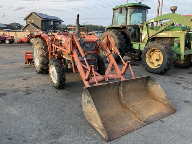 Tractor — Auction (lot 8458-2105)