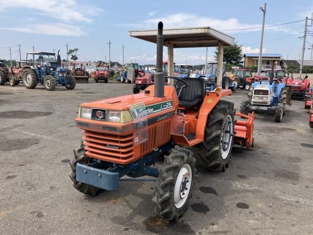 Tractor — Auction (lot 8458-2108)