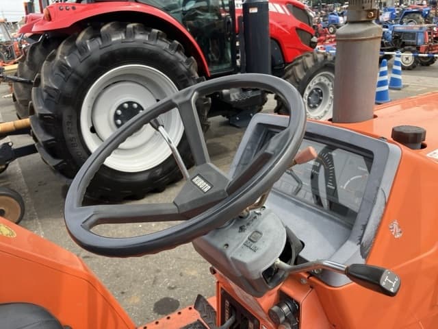 Tractor — Auction (lot 8458-2108)