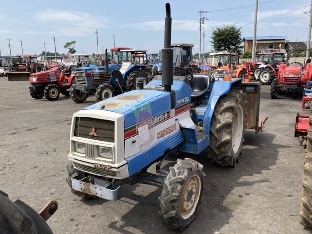 Tractor — Auction (lot 8458-2110)