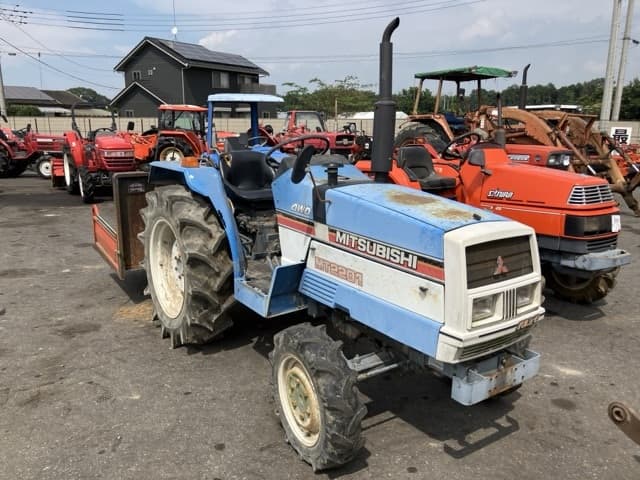 Tractor — Auction (lot 8458-2110)