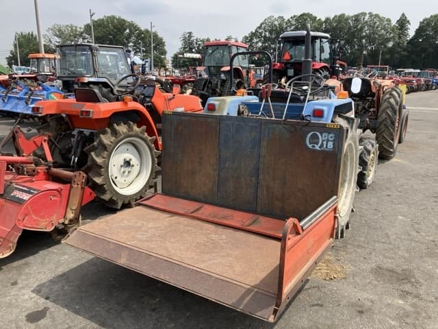 Tractor — Auction (lot 8458-2110)