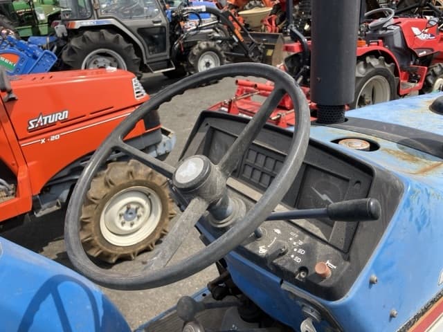Tractor — Auction (lot 8458-2110)