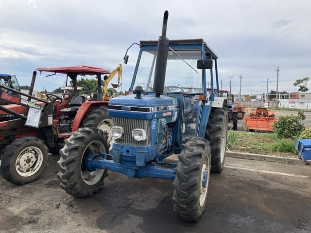Tractor — Auction (lot 8458-2117)