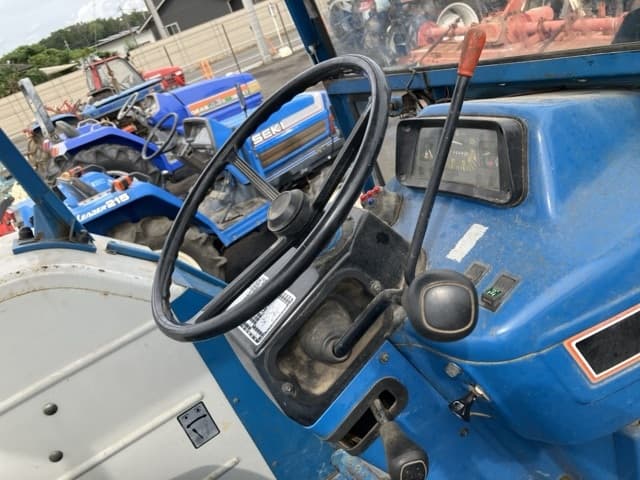 Tractor — Auction (lot 8458-2117)