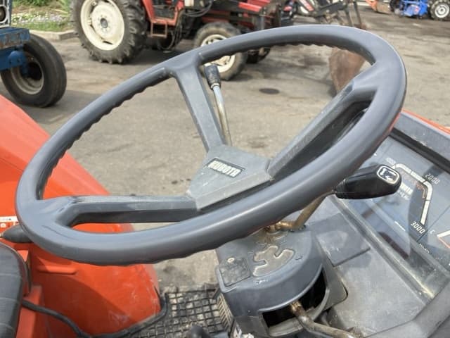 Tractor — Auction (lot 8458-2118)