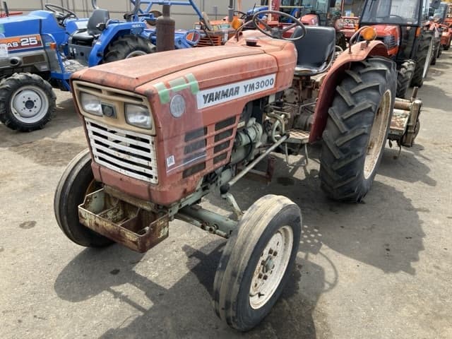 Tractor — Auction (lot 8458-2122)