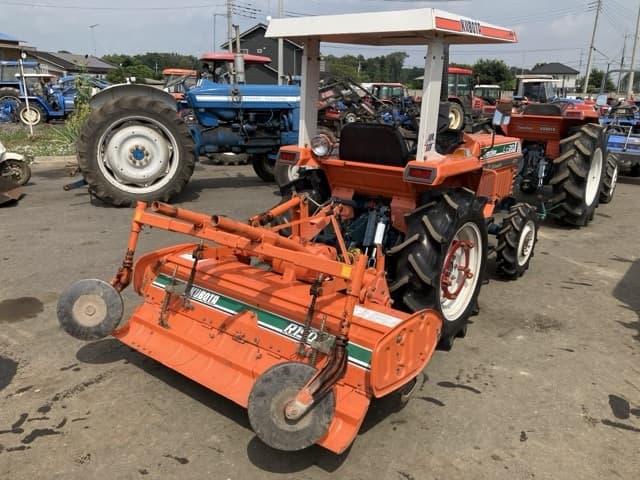 Tractor — Auction (lot 8458-2123)