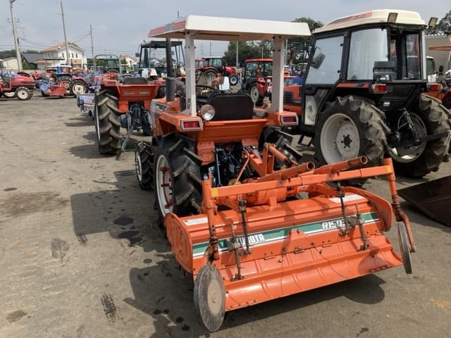 Tractor — Auction (lot 8458-2123)