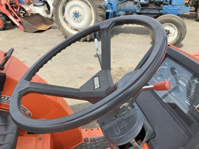 Tractor — Auction (lot 8458-2123)