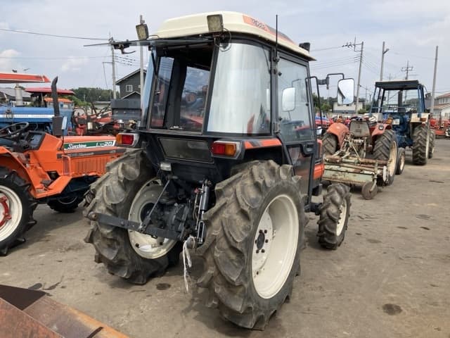 Tractor — Auction (lot 8458-2124)