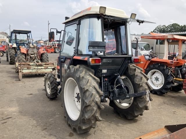 Tractor — Auction (lot 8458-2124)