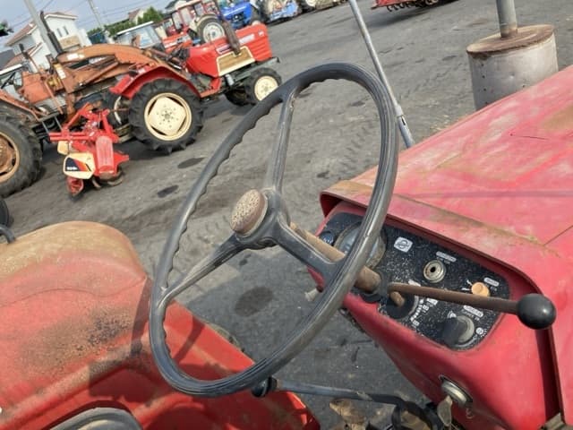 Tractor — Auction (lot 8458-2132)