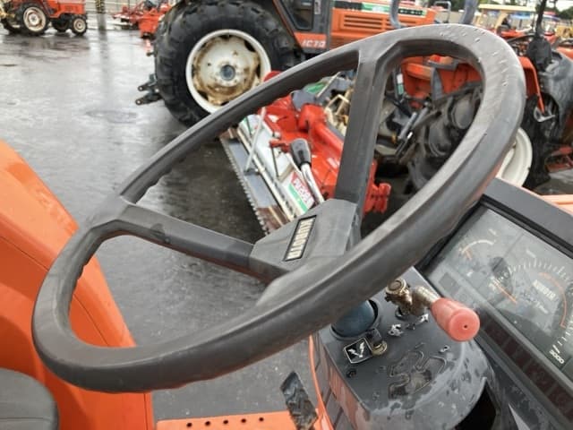 Tractor — Auction (lot 8458-2135)