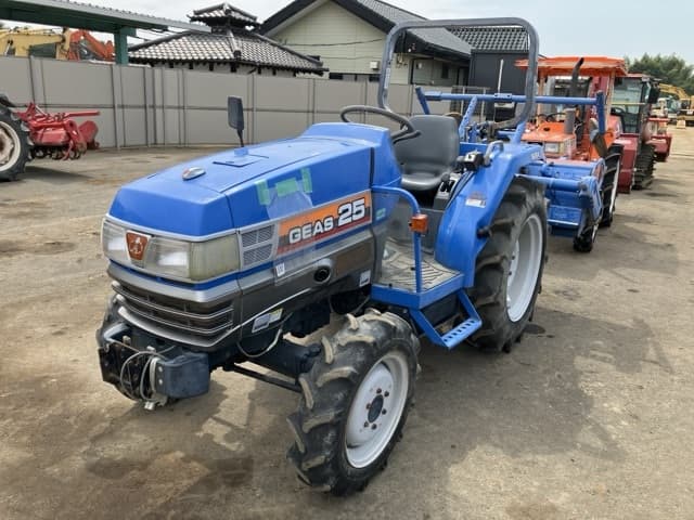 Tractor — Auction (lot 8458-2136)