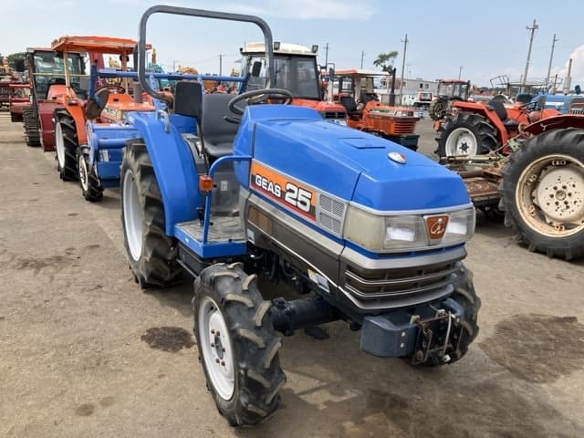 Tractor — Auction (lot 8458-2136)
