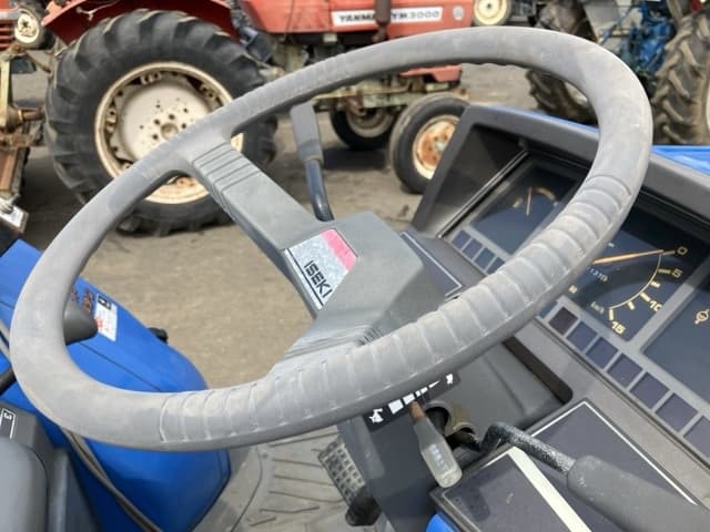 Tractor — Auction (lot 8458-2136)