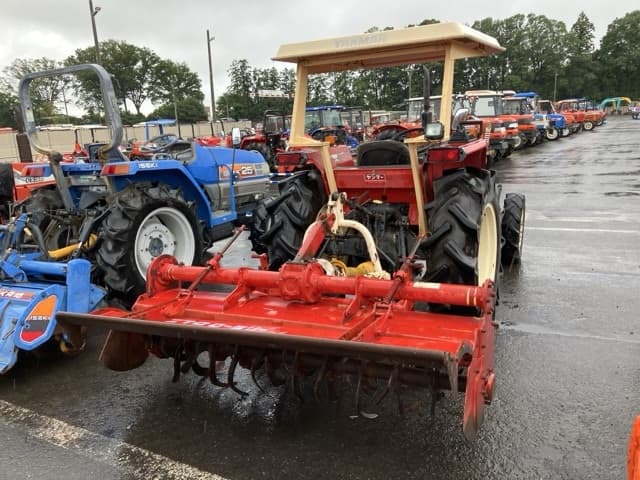 Tractor — Auction (lot 8458-2143)