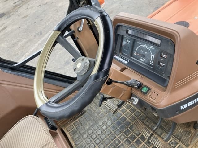 Tractor — Auction (lot 8458-2146)