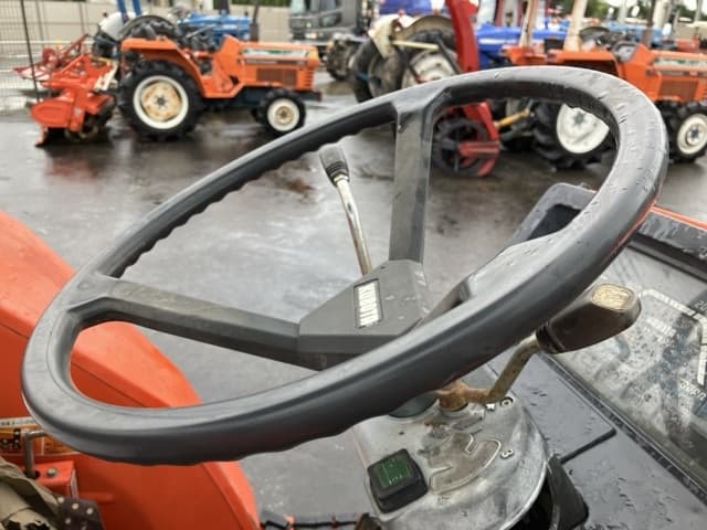 Tractor — Auction (lot 8458-2150)