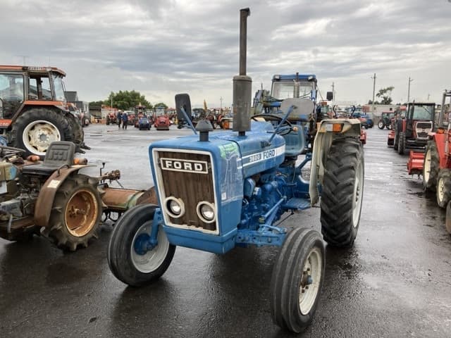 Tractor — Auction (lot 8458-2151)