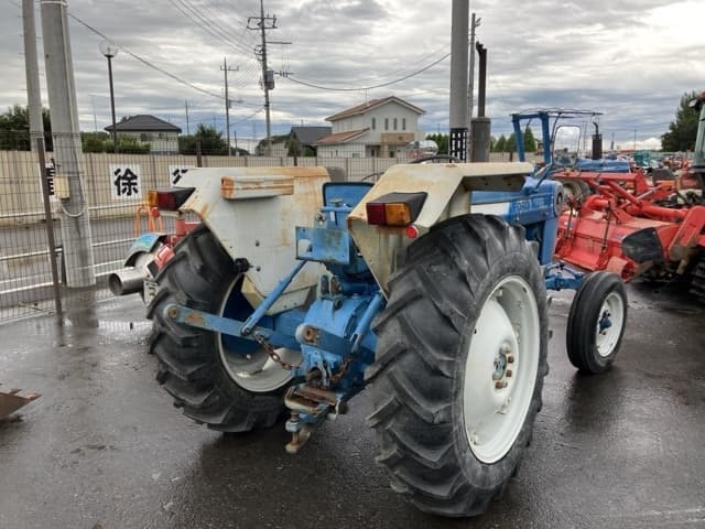 Tractor — Auction (lot 8458-2151)