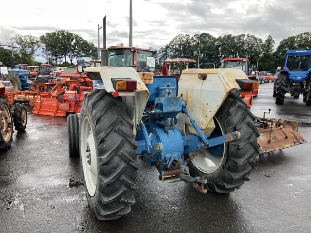 Tractor — Auction (lot 8458-2151)