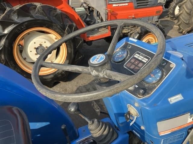 Tractor — Auction (lot 8458-2155)