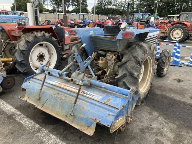 Tractor — Auction (lot 8458-2157)