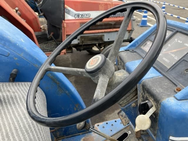 Tractor — Auction (lot 8458-2157)