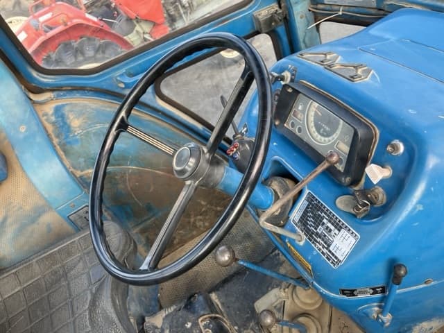 Tractor — Auction (lot 8458-2158)