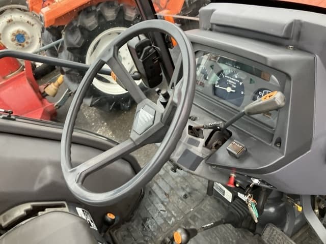 Tractor — Auction (lot 8458-2165)