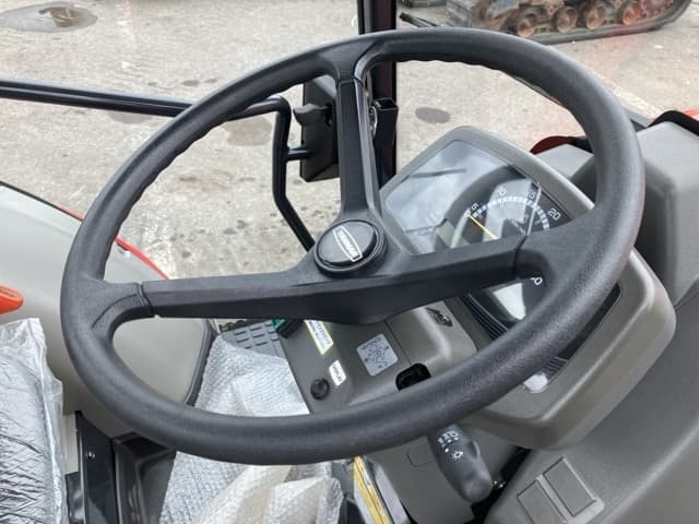 Tractor — Auction (lot 8458-2166)