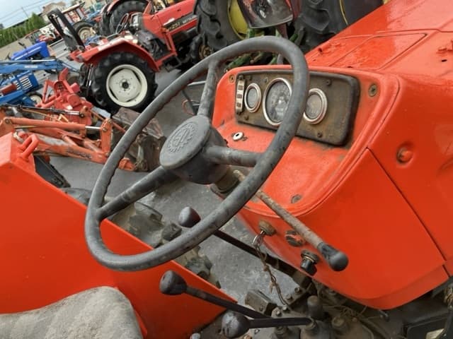 Tractor — Auction (lot 8458-2170)