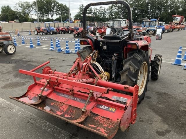 Tractor — Auction (lot 8458-2174)