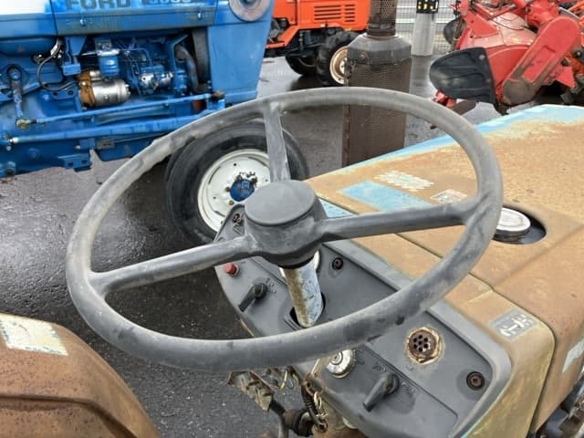 Tractor — Auction (lot 8458-2175)