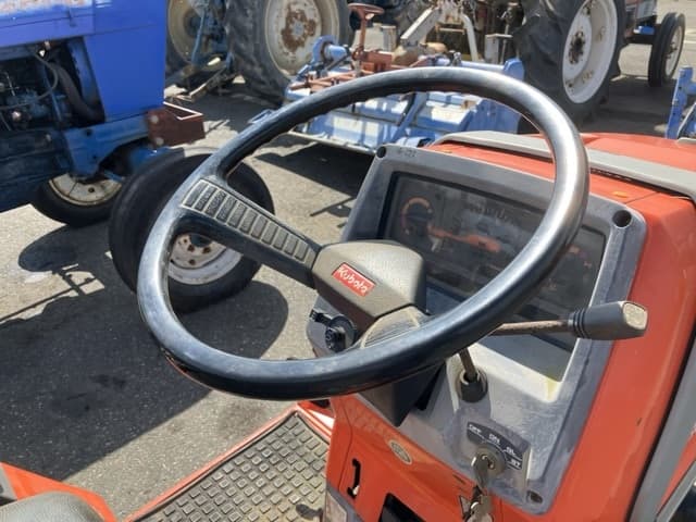 Tractor — Auction (lot 8458-2187)